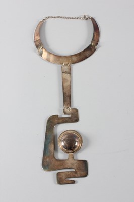 Lot 24 - A Pierre Cardin futuristic collar necklace,...