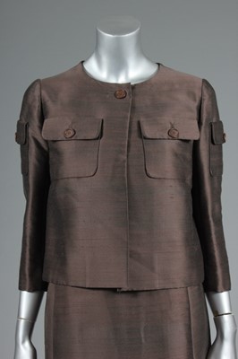 Lot 87 - A Balenciaga couture brown slubbed silk suit,...