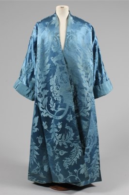 Lot 28 - A fine gentleman's banyan, circa 1730-40, of...