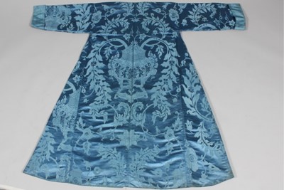 Lot 28 - A fine gentleman's banyan, circa 1730-40, of...