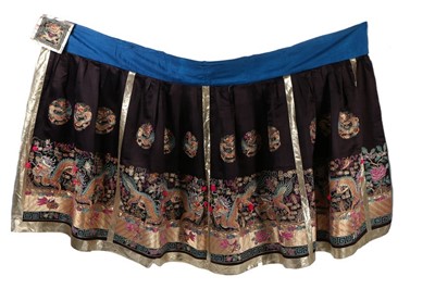 Lot 440 - A woman's embroidered xiapei and chaofu style...