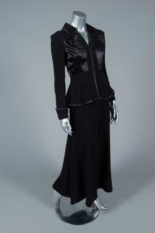 Lot 145 - An Ossie Clark for Radley black moss crepe...