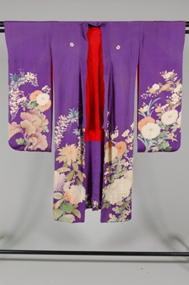 Lot 203 - A printed silk kimono, Japanese 1930s,...