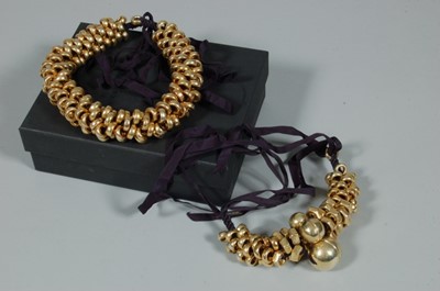 Lot 239 - A Dries van Noten chunky gilt ring necklace,...