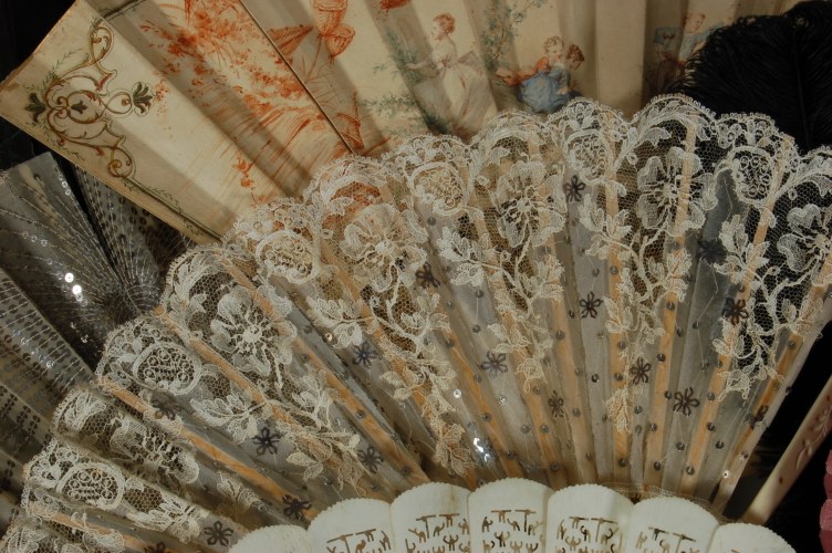 Lot 81 - A collection of fans, including a Chinese