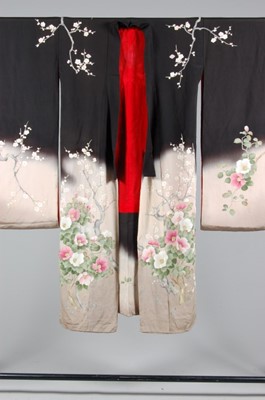 Lot 89 - A Japanese lady's trousseau, mainly unworn,...