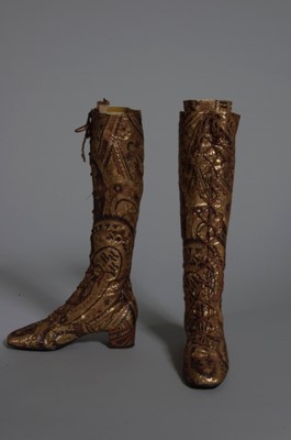 Lot 143 - A Christian Dior London brocaded gold lamé...