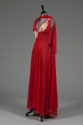 Lot 102 - A scarlet chiffon nightdress, capelet and full...