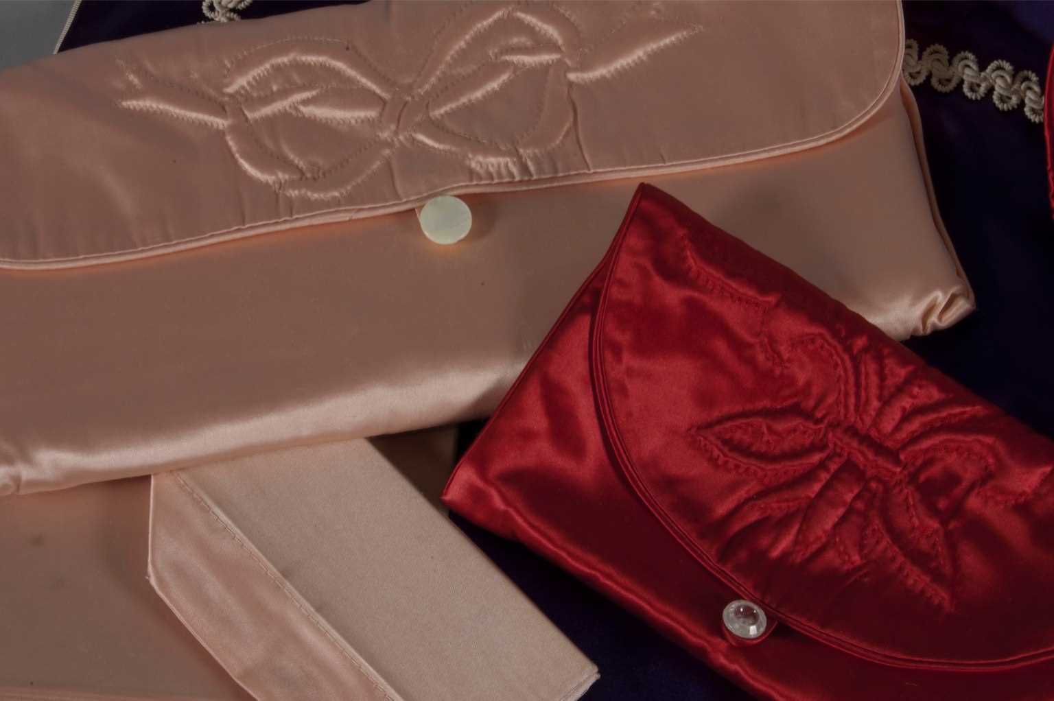 Lot 118 - A group of lingerie and cosmetic cases,...