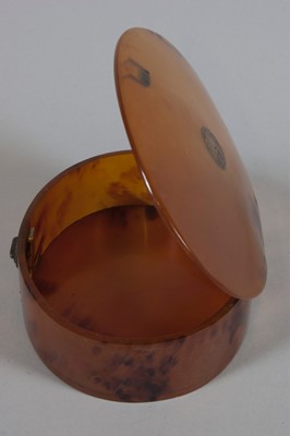 Lot 86 - Wallis Warfield Simpson's tortoiseshell...