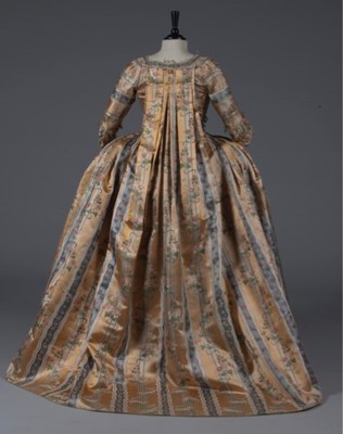 Lot 40 - A brocaded apricot robe à la française, circa...