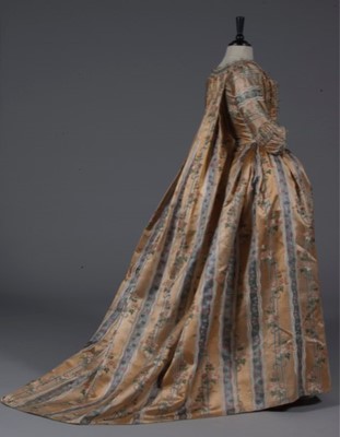 Lot 40 - A brocaded apricot robe à la française, circa...