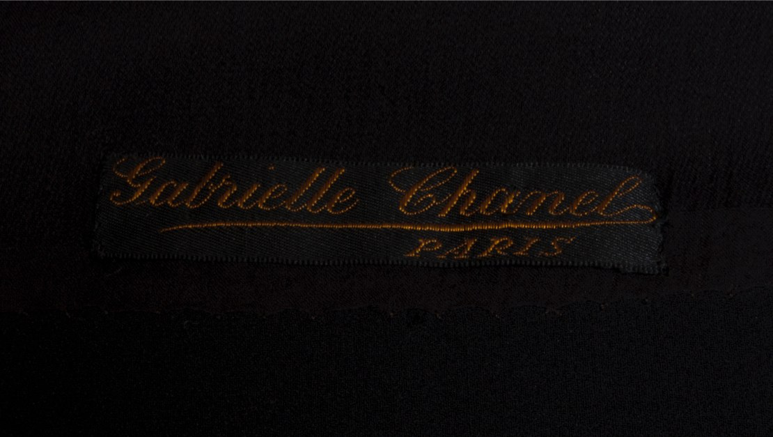 Lot 75 - A rare Gabrielle Chanel beaded silk crepe