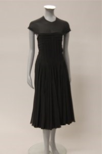 Lot 131 - A Jean Dessès couture intricately pleated...