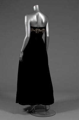 Lot 122 - A Dior London black velvet ball gown, circa...