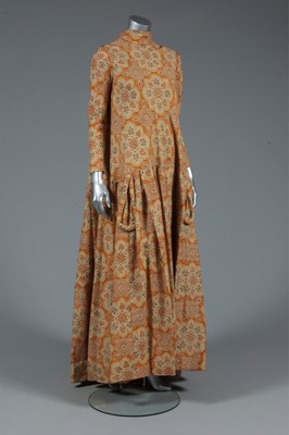 Lot 177 - A Pierrre Cardin voluminous printed slubbed...