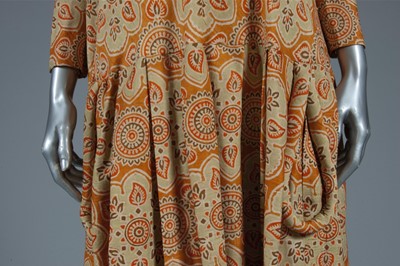 Lot 177 - A Pierrre Cardin voluminous printed slubbed...