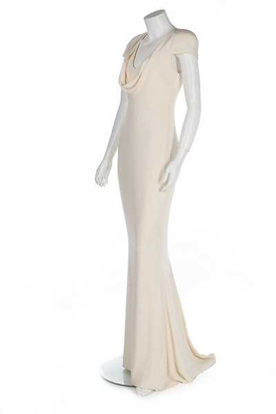 Lot 216 - An Alexander McQueen 'Pippa Middleton' ivory...