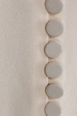 Lot 216 - An Alexander McQueen 'Pippa Middleton' ivory...