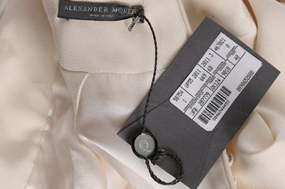 Lot 216 - An Alexander McQueen 'Pippa Middleton' ivory...