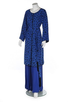 Lot 121 - An Yves Saint Laurent couture Chinoiserie silk...