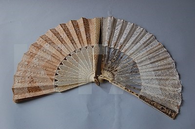 Lot 369 - Two lace fans, the first 1780s with later...