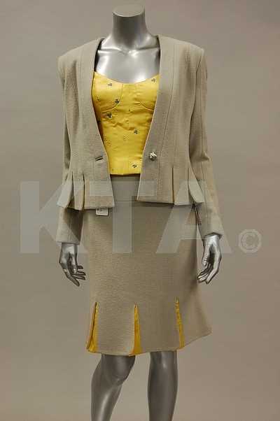 Lot 78 - A Bruce Oldfield cocktail suit, 1980s, couture...