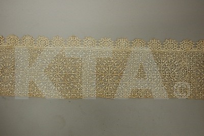 Lot 97 - A good length of Reticella needlepoint lace,...