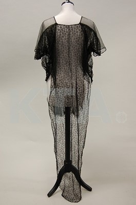 Lot 98 - A collection of 19th century black lace,...