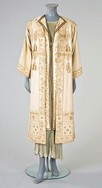 Lot 40 - A Maison Worth ivory wool coat, circa 1905-10,...