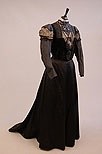 Lot 173 - A general group of mainly black clothing, 1890-...