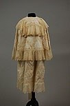 Lot 190 - A group of baby-wear and assorted lace...