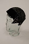 Lot 195 - A group of hats, shoes and bags, 1940s-50s,...