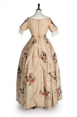 Lot 25 - A dress of mid 1740s Spitalfields silk,...