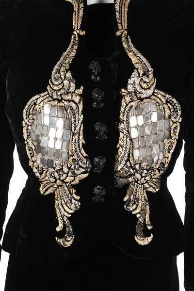 Click for high resolution Lot 70 - A fine and rare Elsa Schiaparelli couture...