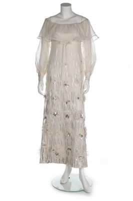 Lot 97 - A Jean Patou couture white organza evening...