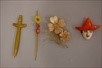 Lot 124 - A large collection of brooches, approx 136,...