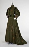 Lot 77 - A Madmoiselle Moreau forest green walking...