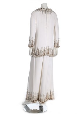 Lot 239 - A Douglas Darnell embellished white wool crêpe...