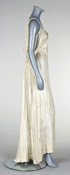 Lot 153 - A Charles James silver cloquevening gown,...