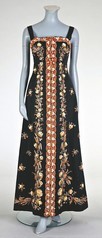 Lot 202 - VAT symbol A fine and important Pierre Balmain...
