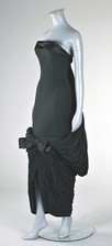 Lot 191 - A fine Jean Desses evening gown, believed to...