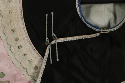 Lot 500 - A pale lavender damask informal robe, chang-fu,...