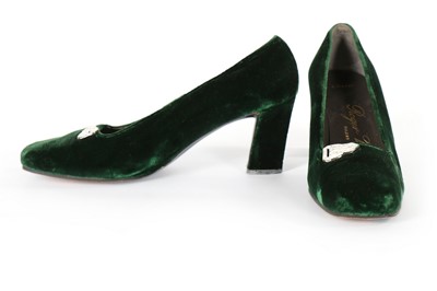 Lot 334 - A pair of Roger Vivier green velvet shoes,...