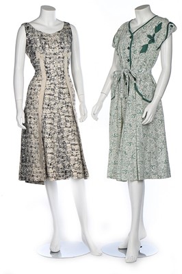 Lot 211 - A general group of 1950-60s summery clothing,...