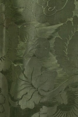 Lot 76 - A Spitalfields forest-green damask silk robe à...