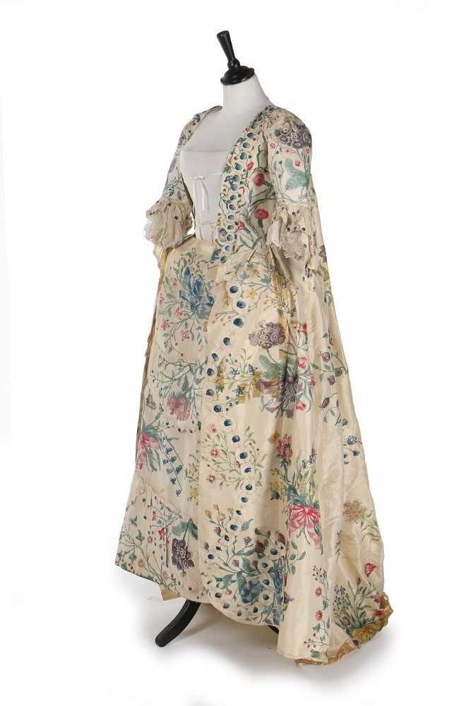 Lot 414 - A painted silk robe à la Francaise, English,...