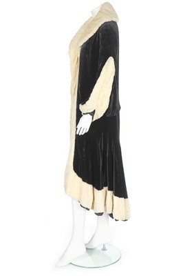 Lot 85 - An early Maggy Rouff couture black velvet and...