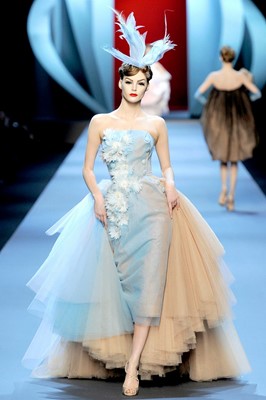 Lot 226 - A fine Christian Dior by John Galliano couture tulle evening gown, 'René Gruau' collection, Spring-Summer, 2011