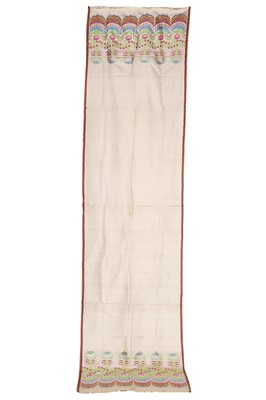 Lot 37 - A fine Spitalfields ivory silk stole, 1810-20